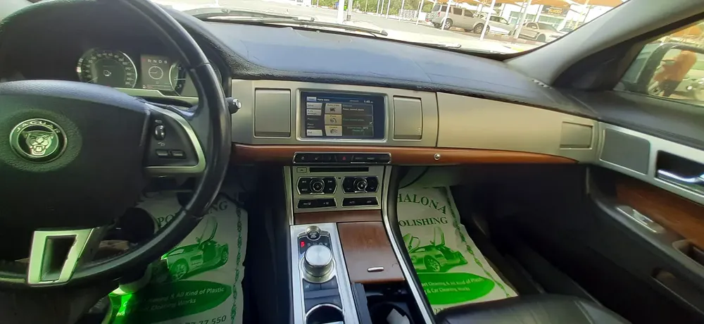 Jaguar XF 2014 | Luxury Sedan | GCC | Good Condition | Urgent Sale - Image 11