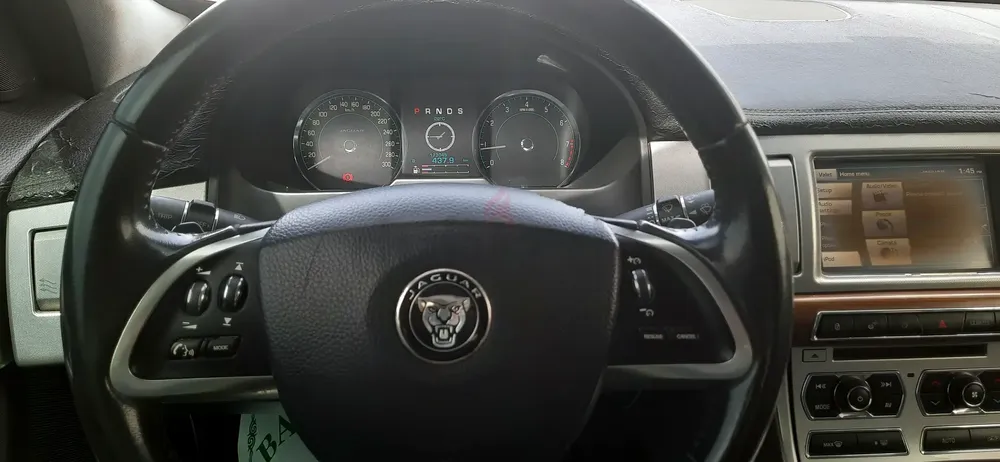 Jaguar XF 2014 | Luxury Sedan | GCC | Good Condition | Urgent Sale - Image 12