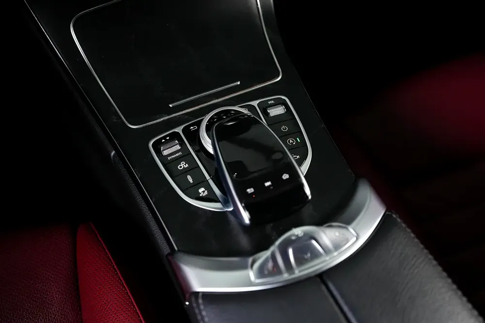 Mercedes Benz C43-AMG-GCC-full service history with Mercedes -well maintained-high specifications - Image 14