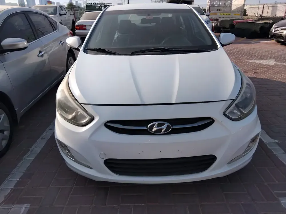 2017 Hyundai Accent - GCC Specs - Well Maintained - Image 4