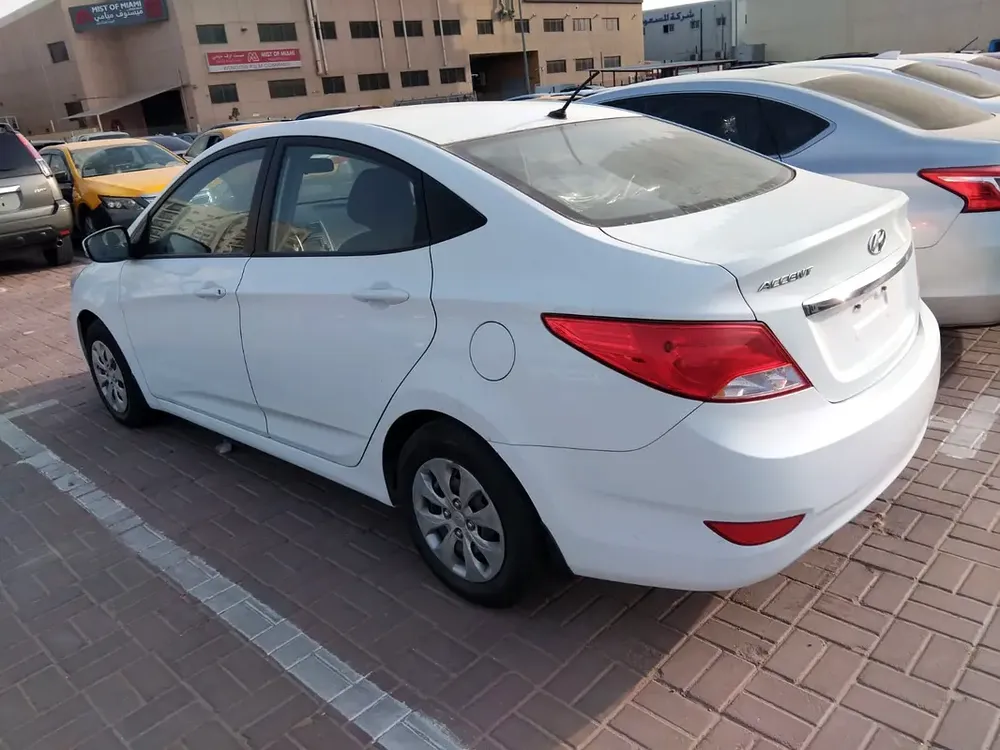 2017 Hyundai Accent - GCC Specs - Well Maintained - Image 5