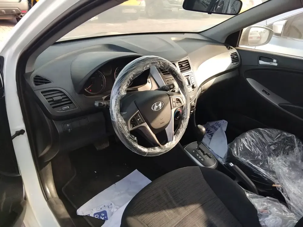 2017 Hyundai Accent - GCC Specs - Well Maintained - Image 7