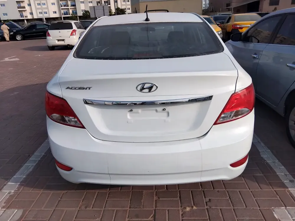 2017 Hyundai Accent - GCC Specs - Well Maintained - Image 8