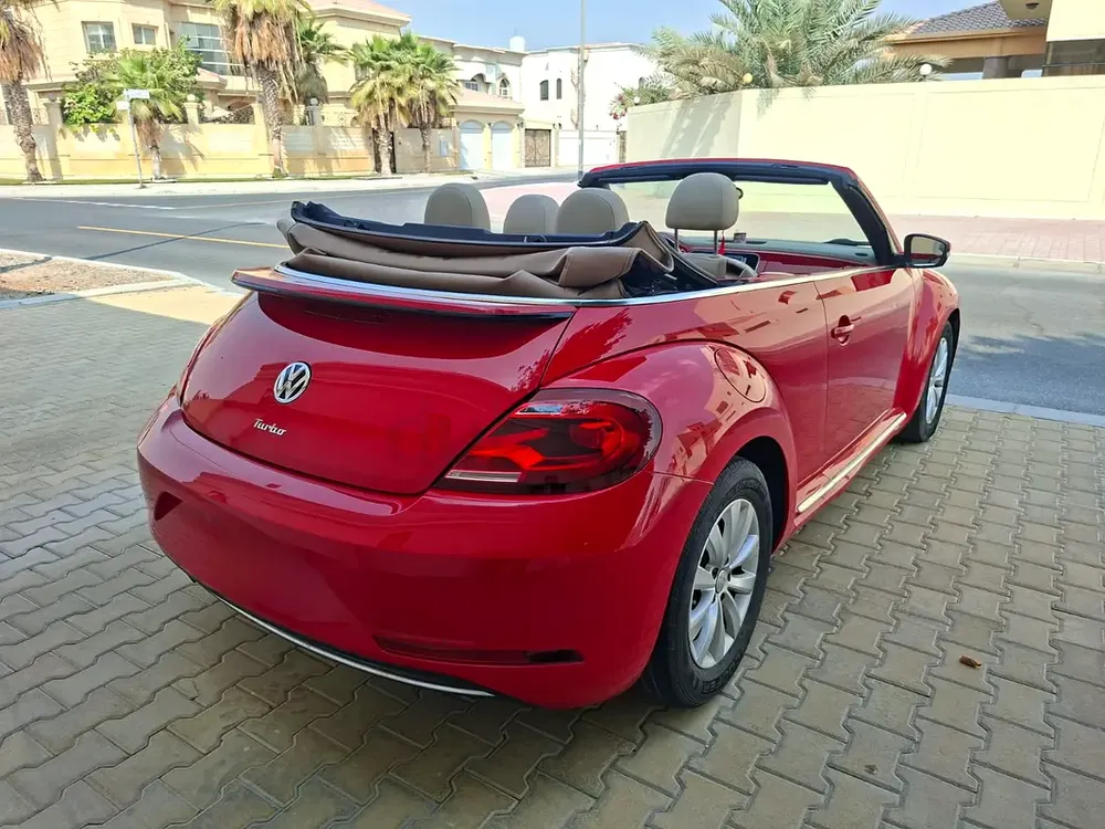 2019  Volkswagen beetle 2.0T in perfect condition - Image 5
