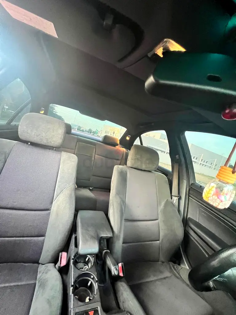BMW 3-Series 2001 320i | Japanese Specs | Excellent Condition - Image 6