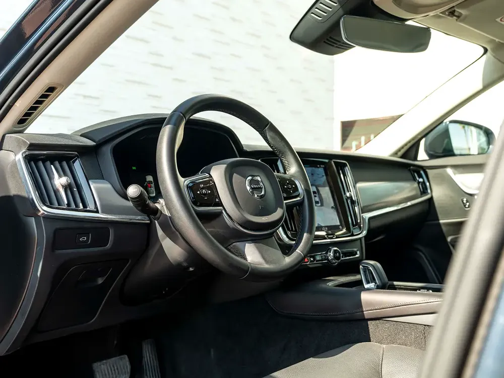 0% DOWN | RAMADAN ALL-INCLUSIVE | FREE INSURANCE + REG | AGENCY WARRANTY | S90 CORE | GCC - Image 10
