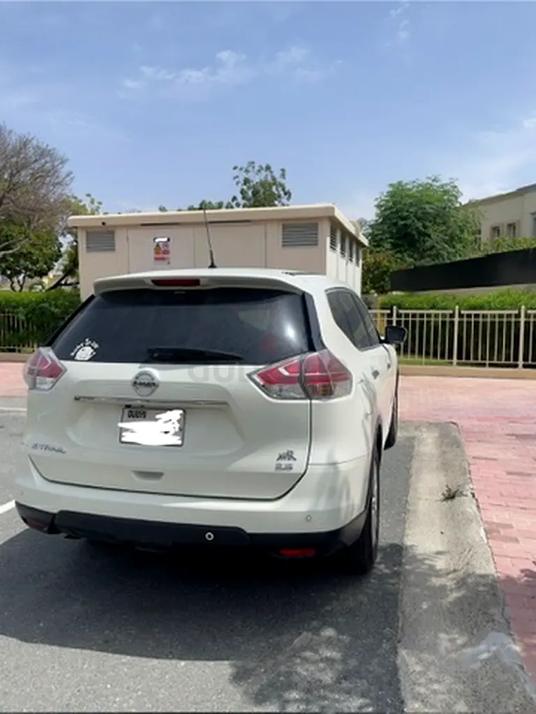 FOR SALE — Nissan X-Trail 2016 | AED 38,000 | The Greens, Dubai - Image 5