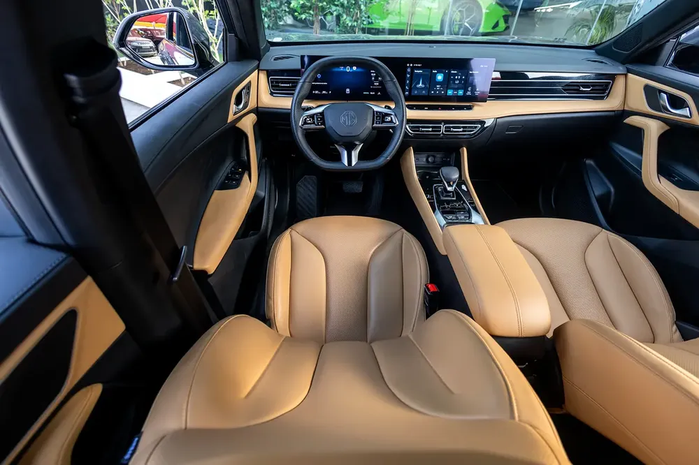 MG HS Luxury 2025, GCC Specs under Agency Warranty and Service Contract - Image 10