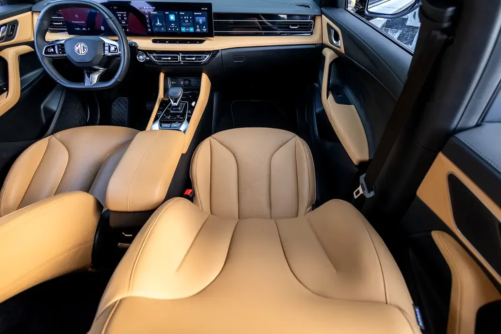 MG HS Luxury 2025, GCC Specs under Agency Warranty and Service Contract - Image 11