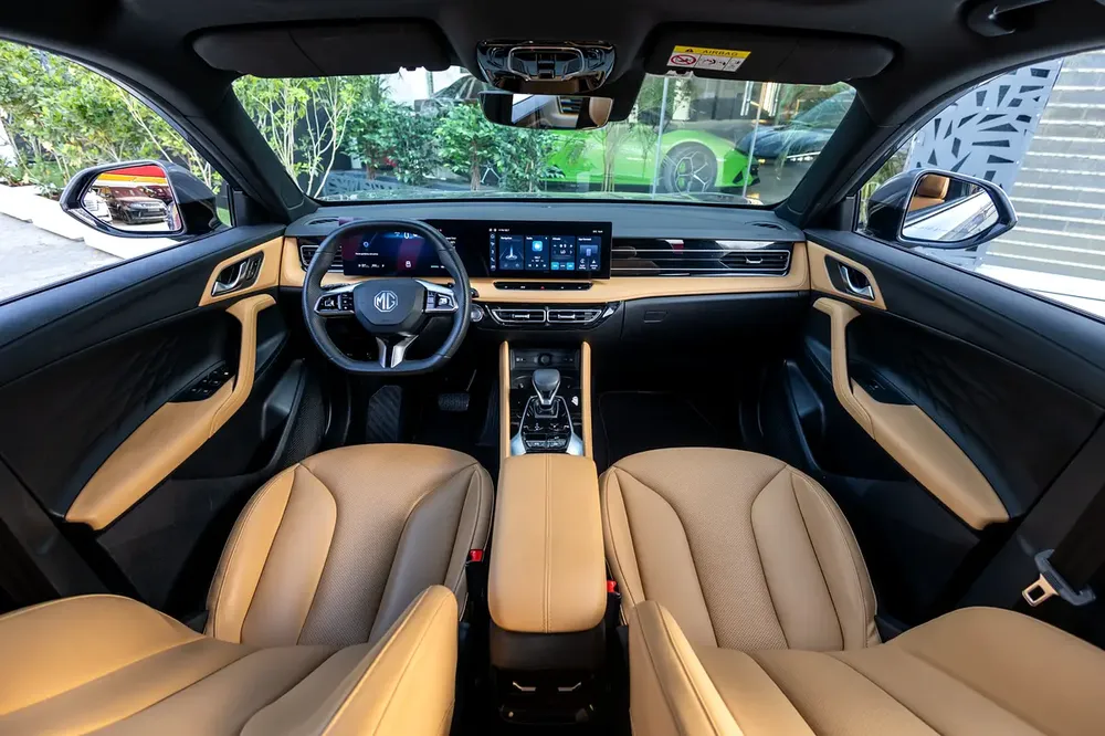 MG HS Luxury 2025, GCC Specs under Agency Warranty and Service Contract - Image 9