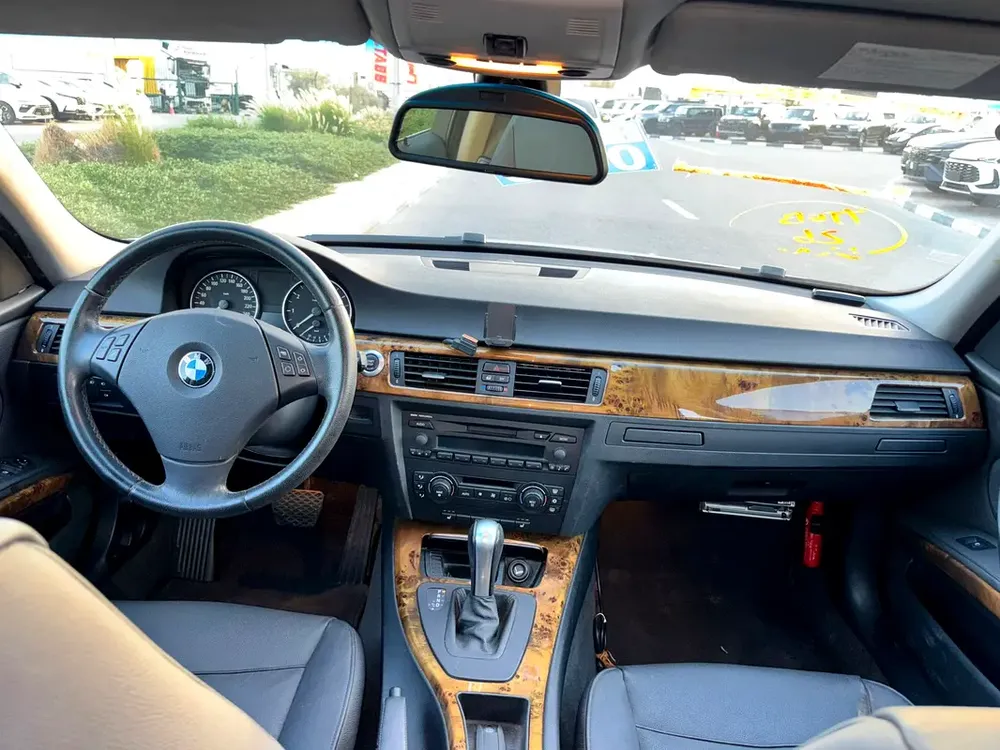 SUPER CLEAN BMW325I FULL OPTION 45000 K.M ONLY FRESH JAPAN IMPORTED - Image 13