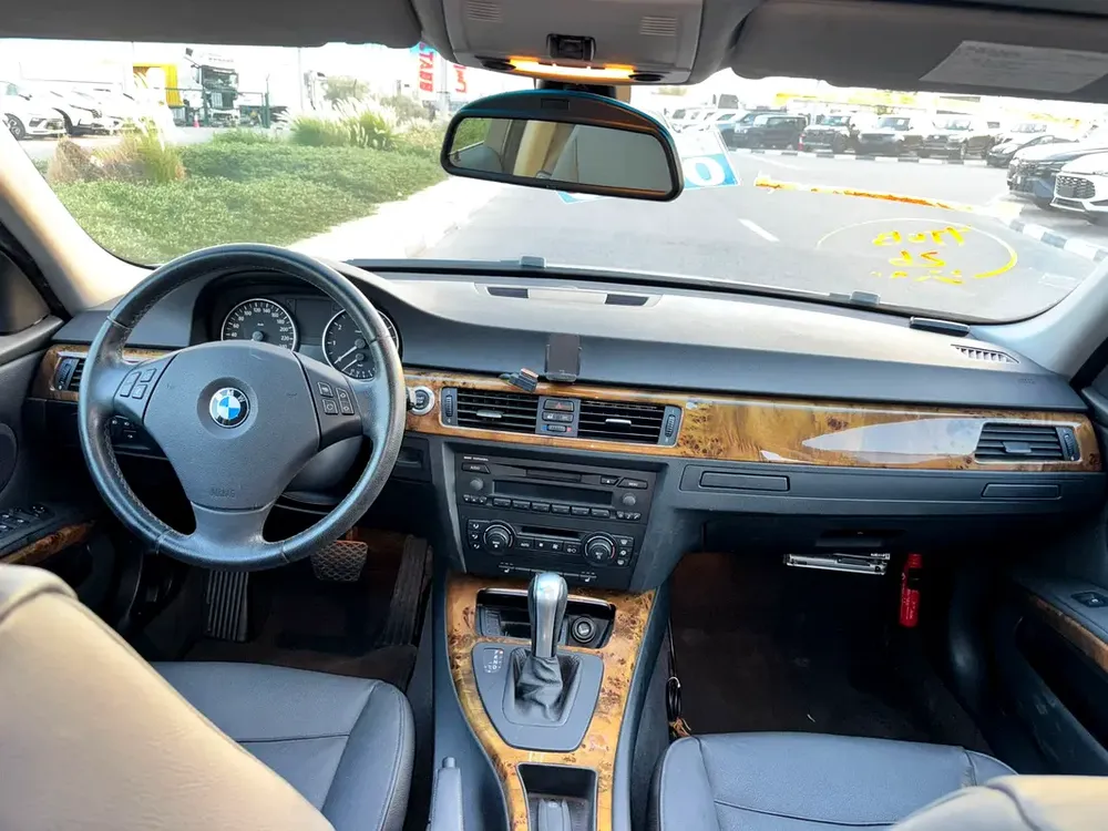 SUPER CLEAN BMW325I FULL OPTION 45000 K.M ONLY FRESH JAPAN IMPORTED - Image 14