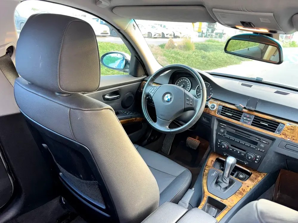 SUPER CLEAN BMW325I FULL OPTION 45000 K.M ONLY FRESH JAPAN IMPORTED - Image 15