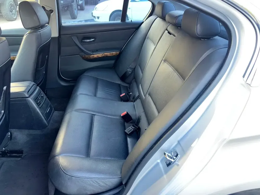SUPER CLEAN BMW325I FULL OPTION 45000 K.M ONLY FRESH JAPAN IMPORTED - Image 16