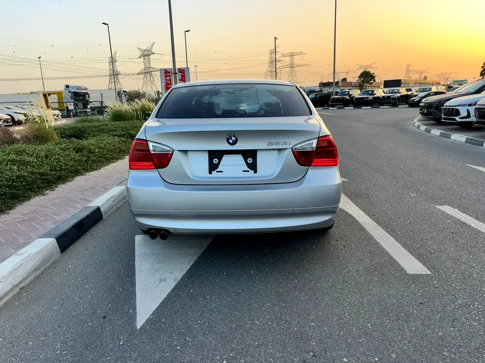SUPER CLEAN BMW325I FULL OPTION 45000 K.M ONLY FRESH JAPAN IMPORTED - Image 5