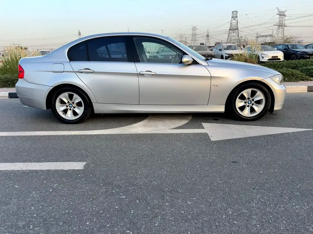 SUPER CLEAN BMW325I FULL OPTION 45000 K.M ONLY FRESH JAPAN IMPORTED - Image 7