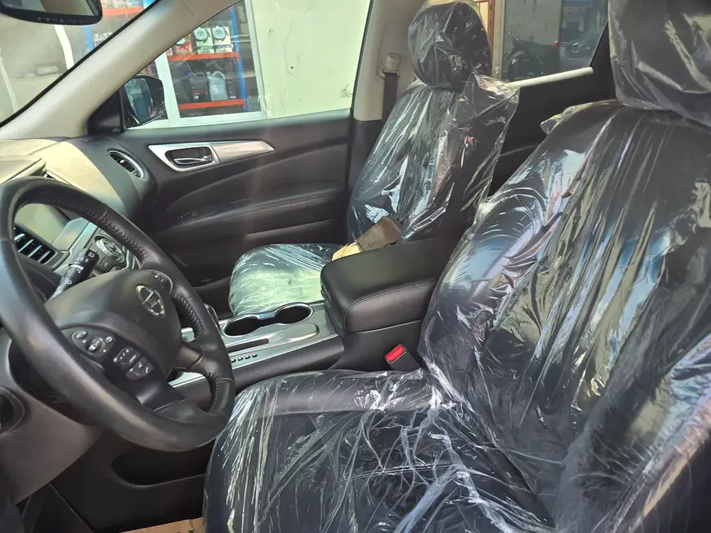 Nissan pathfinder Le full option free accident original paint first owner - Image 12