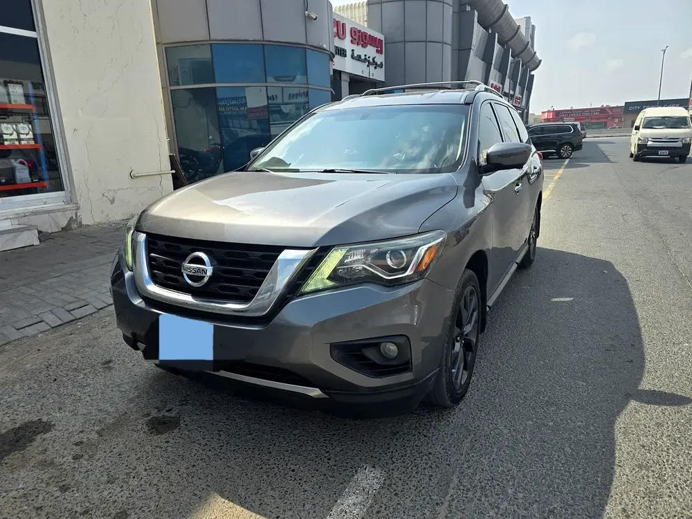 Nissan pathfinder Le full option free accident original paint first owner - Image 4