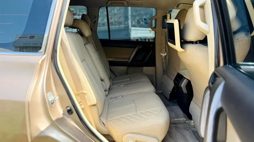 Toyota Prado 2011 modified to 2022 model GCC spec - Image 12