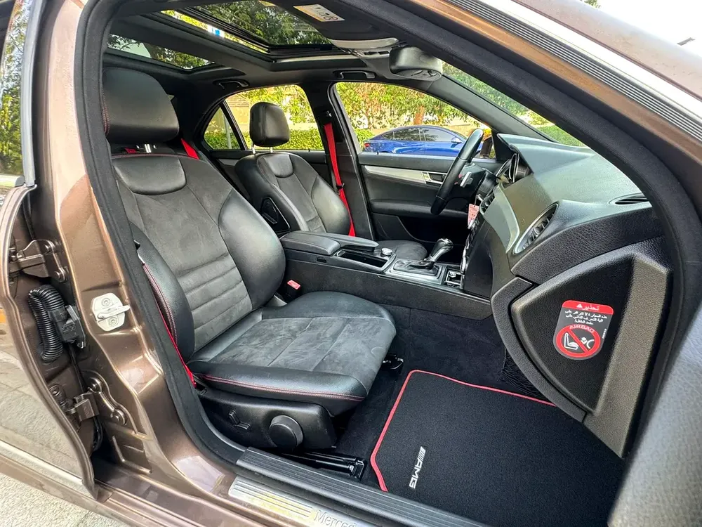 GCC 2014 Mercedes-Benz C200 2.0L 4 Cylinders // IMMACULATE CONDITION!!! - Image 10