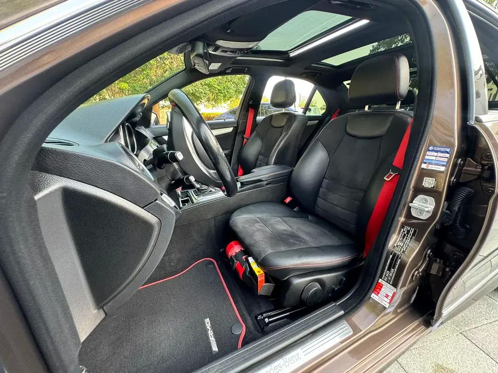 GCC 2014 Mercedes-Benz C200 2.0L 4 Cylinders // IMMACULATE CONDITION!!! - Image 11