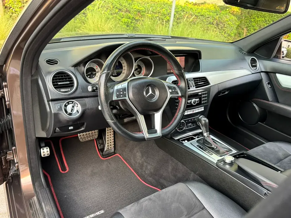 GCC 2014 Mercedes-Benz C200 2.0L 4 Cylinders // IMMACULATE CONDITION!!! - Image 15