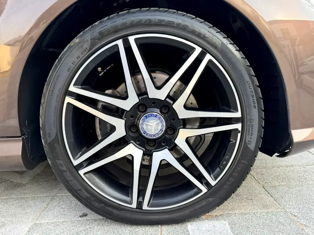 GCC 2014 Mercedes-Benz C200 2.0L 4 Cylinders // IMMACULATE CONDITION!!! - Image 19