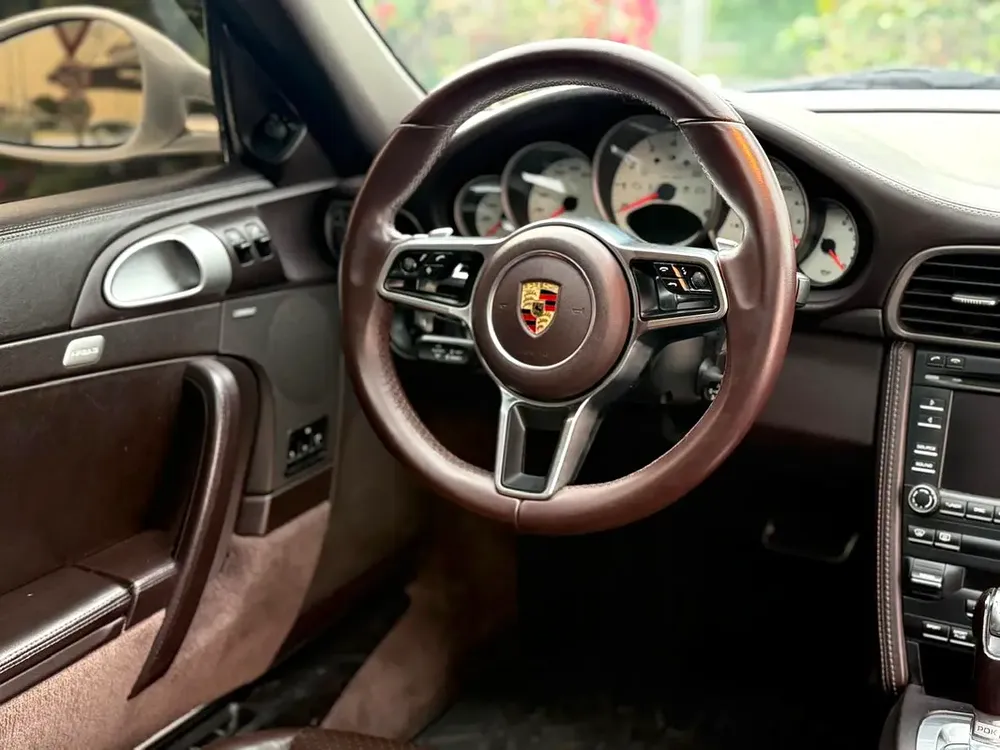 PORSCHE 911 TARGA 4 2010 GCC TOP OF RANGE 2 KEY FULL SERVICE HISTORY FOR EXPORT - Image 12
