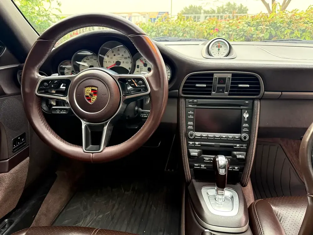 PORSCHE 911 TARGA 4 2010 GCC TOP OF RANGE 2 KEY FULL SERVICE HISTORY FOR EXPORT - Image 13