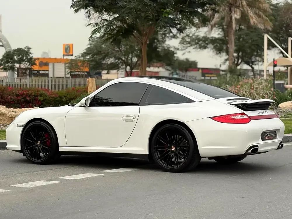 PORSCHE 911 TARGA 4 2010 GCC TOP OF RANGE 2 KEY FULL SERVICE HISTORY FOR EXPORT - Image 5