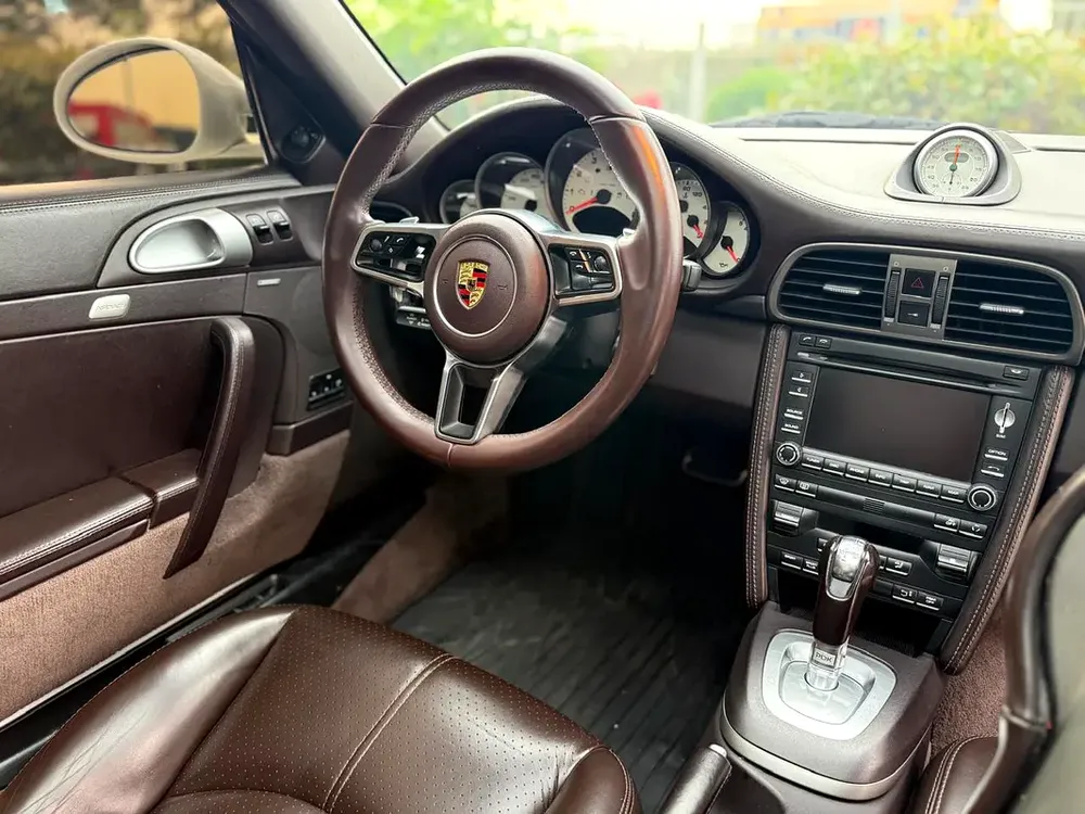PORSCHE 911 TARGA 4 2010 GCC TOP OF RANGE 2 KEY FULL SERVICE HISTORY FOR EXPORT - Image 9