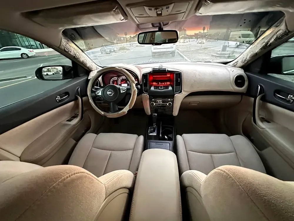 Nissan Maxima 2012 SL | GCC Specs | Well Maintained - Image 4