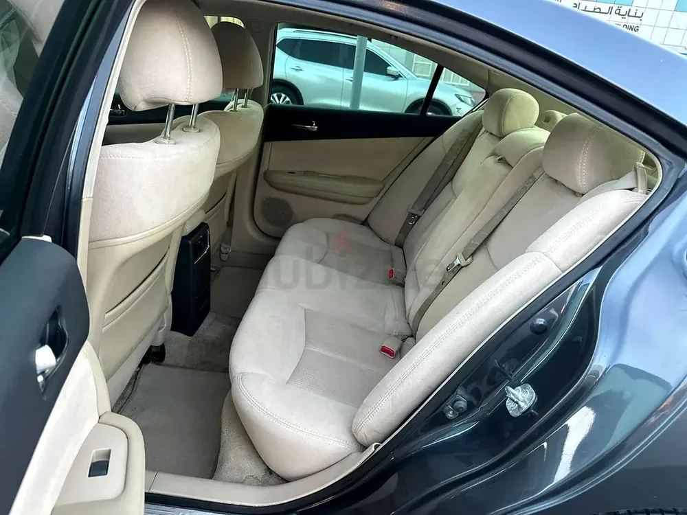 Nissan Maxima 2012 SL | GCC Specs | Well Maintained - Image 6
