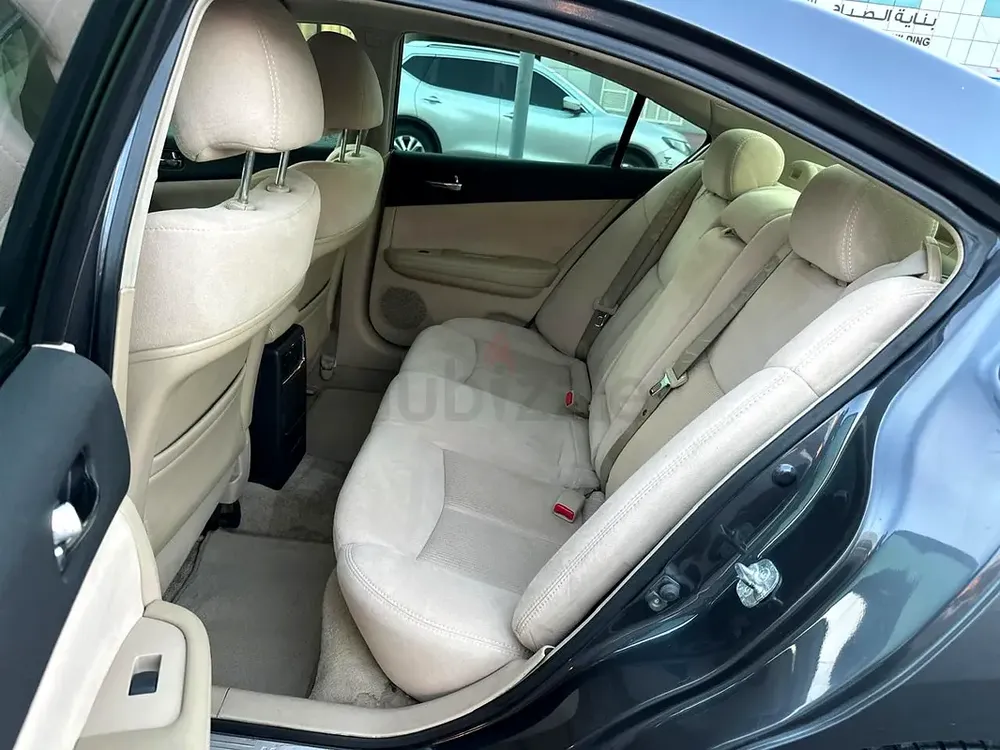 Nissan Maxima 2012 SL | GCC Specs | Well Maintained - Image 9