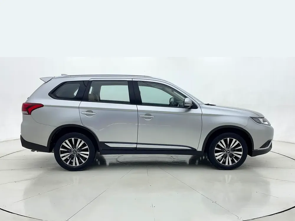 AED 955/m | 0 DP | Free 3 Months Warranty | Service History | 30D Return | MITSUBISHI OUTLANDER 2023 - Image 5