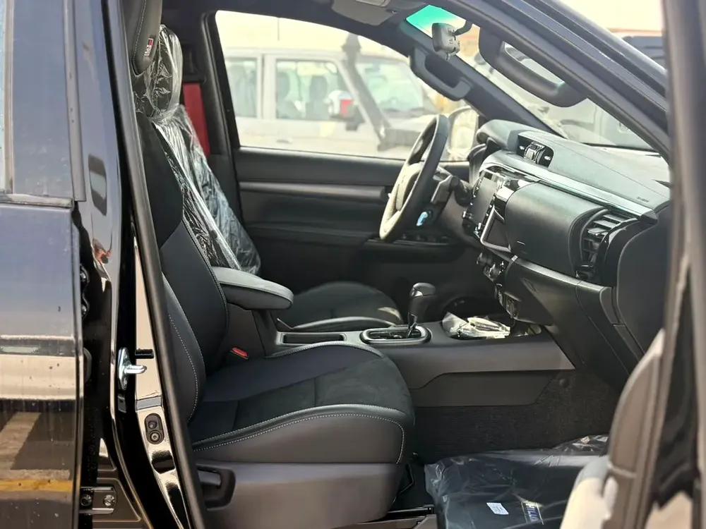 Toyota Hilux GR sport 4.0 2026 - Image 15