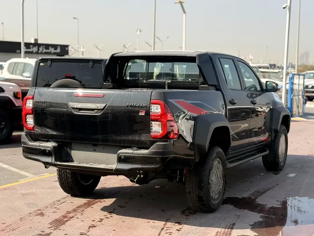 Toyota Hilux GR sport 4.0 2026 - Image 4