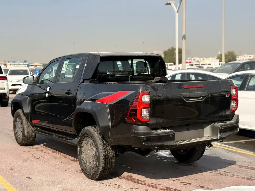 Toyota Hilux GR sport 4.0 2026 - Image 6