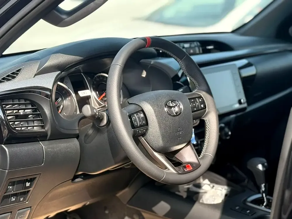 Toyota Hilux GR sport 4.0 2026 - Image 7