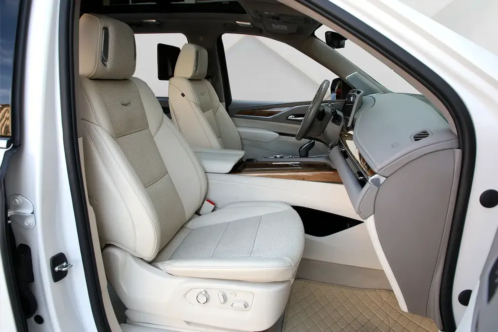 CADILLAC ESCALADE - ESV 4WD - PREMIUM LUXURY  - 2023 - FULLY LOADED - AMZING CONDITION - Image 11