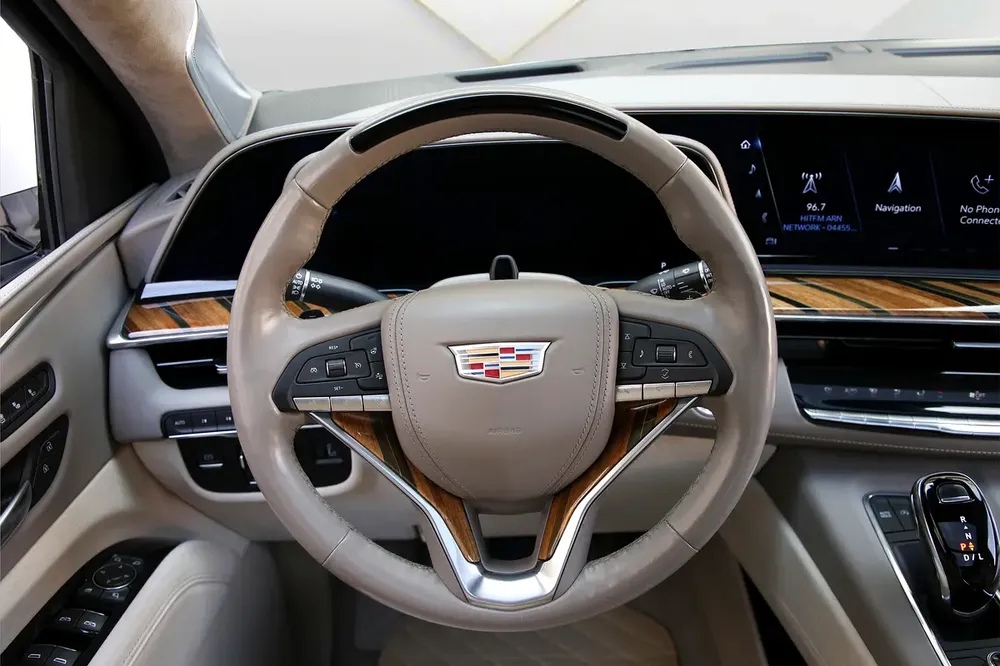 CADILLAC ESCALADE - ESV 4WD - PREMIUM LUXURY  - 2023 - FULLY LOADED - AMZING CONDITION - Image 13