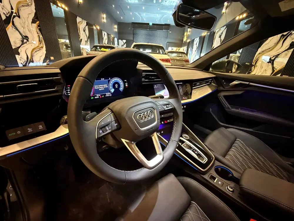 AED 1,993 PM | 0 KM | 3-Year Warranty + Service Plan | Green | Black Leather - Image 10