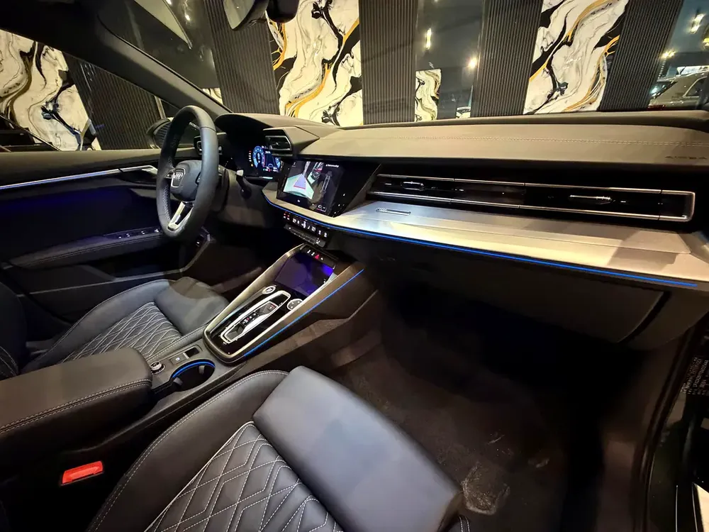 AED 1,993 PM | 0 KM | 3-Year Warranty + Service Plan | Green | Black Leather - Image 12