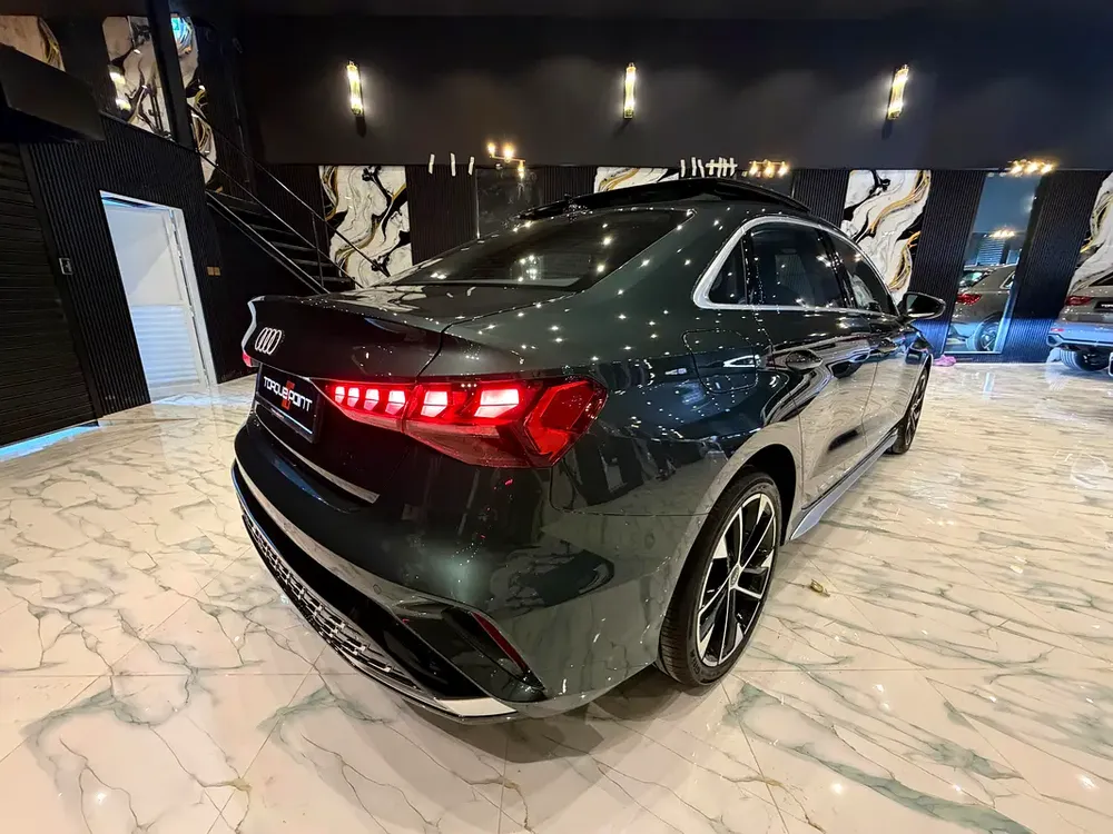 AED 1,993 PM | 0 KM | 3-Year Warranty + Service Plan | Green | Black Leather - Image 6