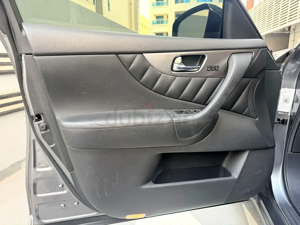 Infiniti QX70 Luxury 2018 GCC Specs - Image 11