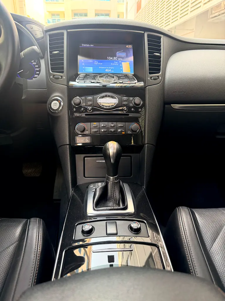 Infiniti QX70 Luxury 2018 GCC Specs - Image 15