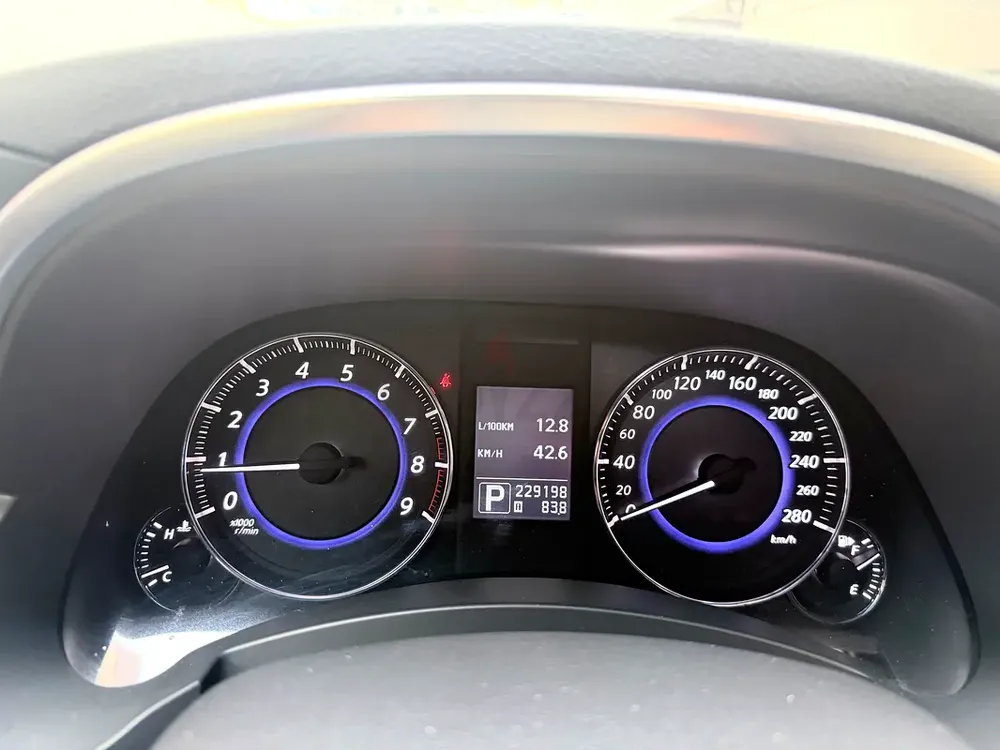 Infiniti QX70 Luxury 2018 GCC Specs - Image 17