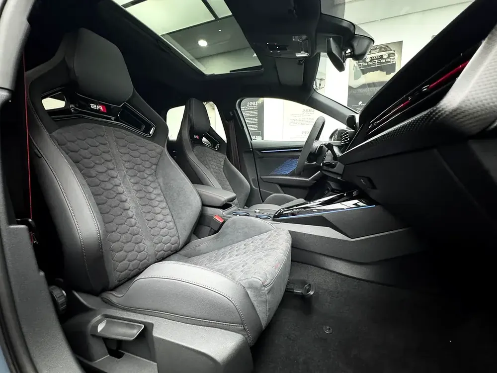 AUDI RS3 SPORTBACK 2025 Full Carbon - Image 13