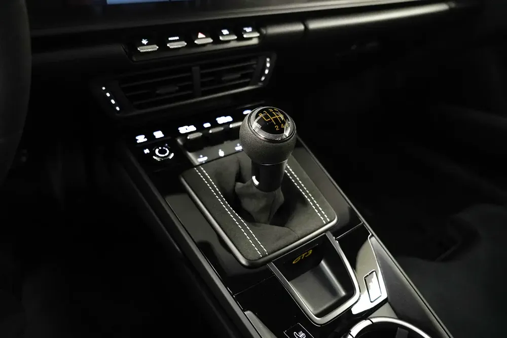 2025 PORSCHE  911  GT3 / DEALER WARRANTY - Image 10