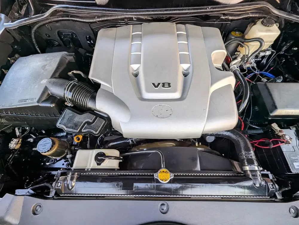 TOYOTA LAND CRUISER 2008 FACELIFTED 2025 VXR V8 FULL OPTION GCC IN EXCELLENT CONDITION - Image 14